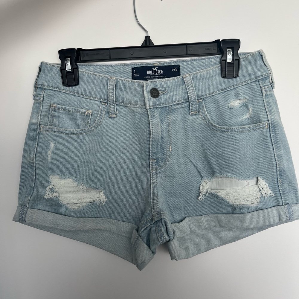 Hollister boyfriend 3” denim short